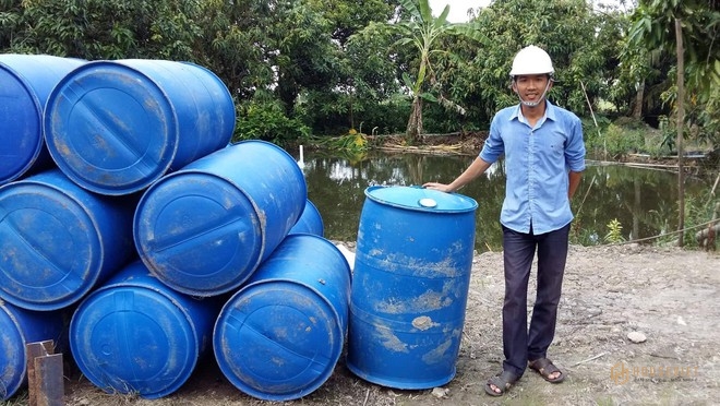 Nhà nổi cho người dân vùng lũ