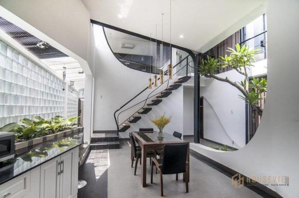 Nhà phố 2 tầng có giếng trời