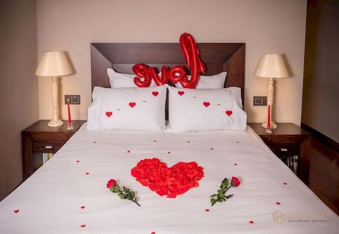 Ảnh 1: Cách trang trí phòng tân hôn thể hiện tình yêu của đôi uyên ương