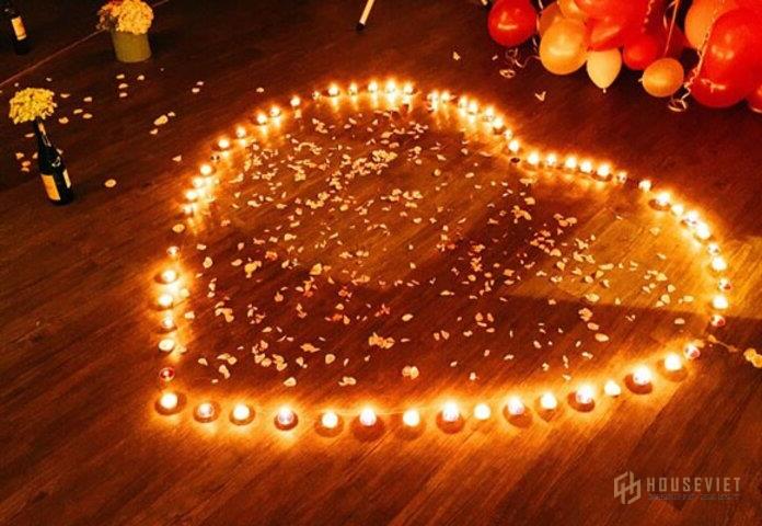 Ảnh 11: Sắp xếp nến thành hình trái tim là cách thể hiện tình yêu chân thành và nồng cháy