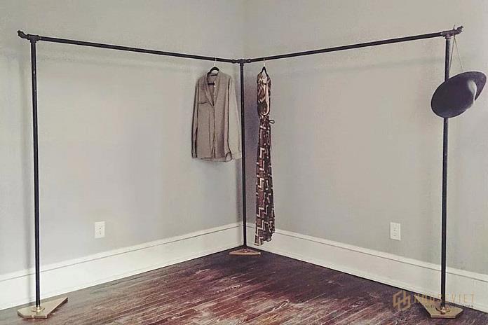 Tận dụng góc nhỏ trong nhà để treo quần áo