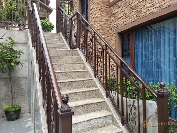 Cầu thang bê tông phù hợp với phong cách thiết kế hiện đại, hướng tới sự tự nhiên và đơn giản