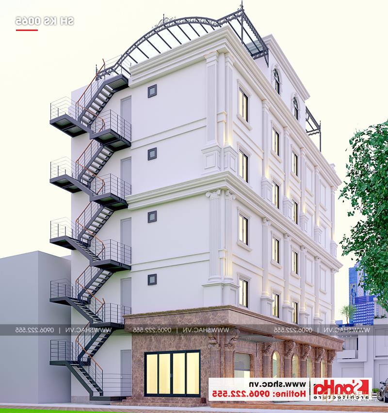 Ngay cả mặt sau của khách sạn tân cổ điển Châu Âu này cũng được thiết kế rất đẹp 