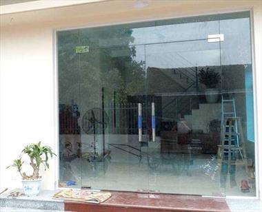 Cùng ngắm nhìn những mẫu cửa kính cường lực 2 cánh đẹp và sang trọng