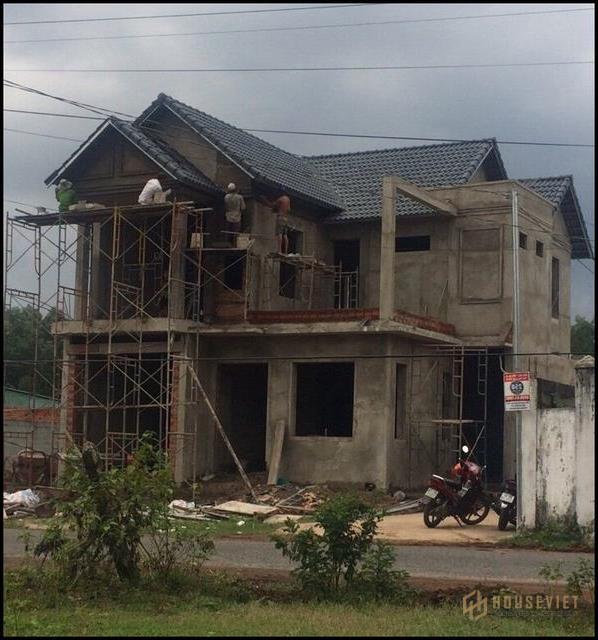 Nhà 2 tầng có gara