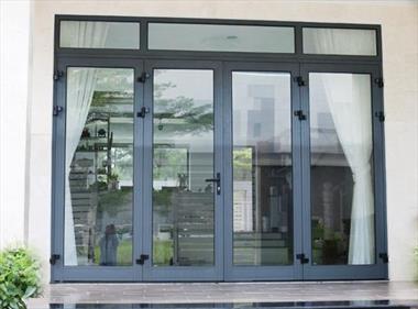 Mách bạn các mẫu cửa kính cường lực 4 cánh thông dụng