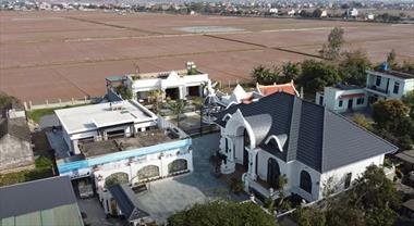 Biệt thự vườn đa phong cách trên mảnh đất 1500m2, 5 thế hệ sinh sống: Không gian như một resort thu nhỏ, được chủ nhân tự tay thiết kế từng chi tiết vừa thẩm mỹ vừa hợp lý.