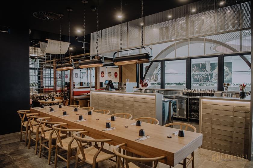 Nhà hàng luôn bận rộn