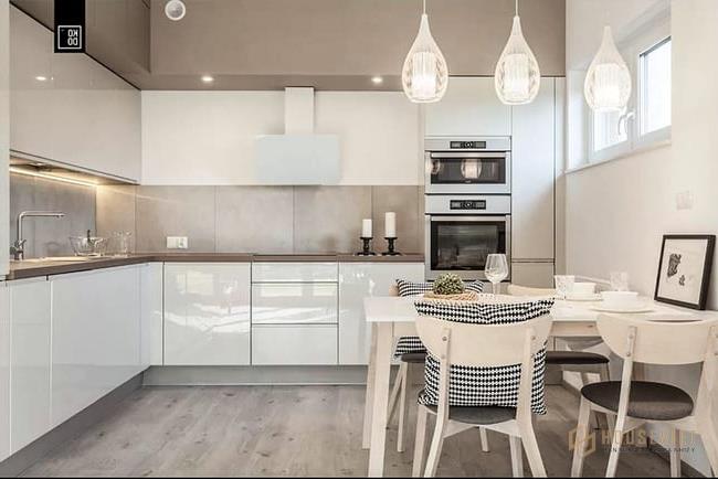 Phòng bếp được bố trí gọn gàng và công năng