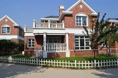 Không muốn phụ thuộc vào con cái, 7 cặp vợ chồng già thuê biệt thự để ở bên nhau trọn đời