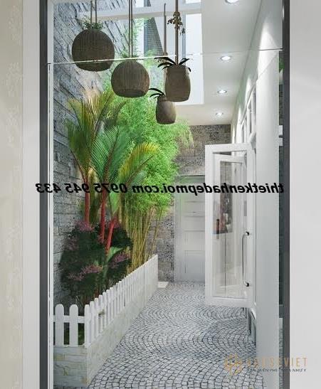 Hành lang nhà 3 tầng hiện đại 5x20 phía sau nhà 