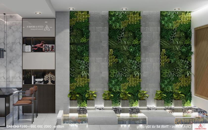 Giếng trời được bố trí với nhiều loại cây xanh khác nhau, hình vuông và lạ mắt