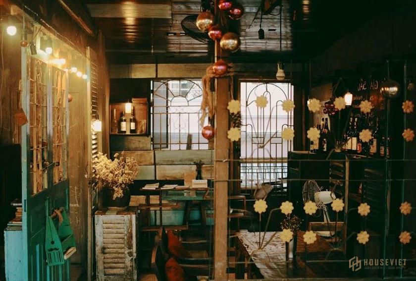 Nội thất bình dị của quán cà phê hoài cổ