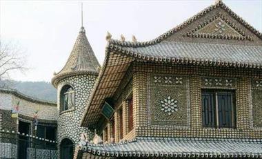 Lâu đài có diện tích 1.500m2 được xây dựng hoàn toàn bằng 1 triệu vỏ sò tạo nên một công trình độc đáo.