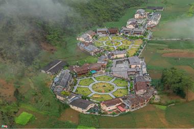 Ngôi làng hình lục giác của người Mông ở Hà Giang