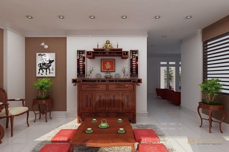 Bàn thờ được đặt ngay ngắn trong phòng khách nhà ống.
