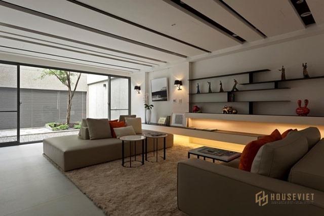 Thiết kế sofa rộng và êm ái tạo sự thoải mái