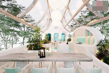 Căn biệt thự mang màu xanh của biển, sân thượng gây thương nhớ nhờ mái trong suốt đặc biệt