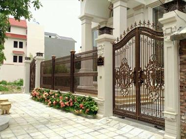 Mẫu cổng phong cách Châu Âu mang vẻ đẹp sang trọng, quý phái