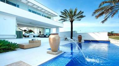 Cùng chiêm ngưỡng mẫu gạch lát bể bơi được ưa chuộng nhất hiện nay