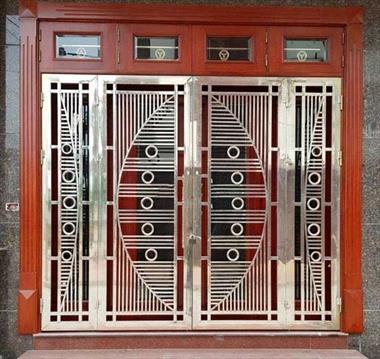 Có nên chọn cửa sắt inox cho các công trình sau này không?