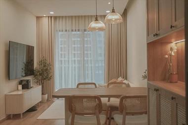 Một cặp vợ chồng trẻ ở Sài Gòn đã tự tay thiết kế căn hộ 67m2, tinh tế đến từng chi tiết nhỏ, dù nội thất có mức giá “bình dân”.