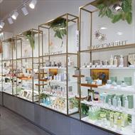 Mẹo Thiết Kế Shop Mỹ Phẩm Nhỏ Đẹp Và Bắt Mắt Để Gây Ấn Tượng Với Khách Hàng