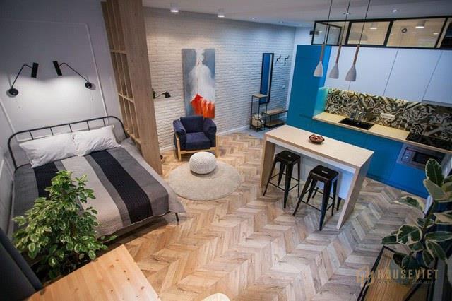 Bước vào bên trong căn hộ, điểm thu hút đầu tiên đó là những món nội thất đặc biệt với gam màu xanh tươi mát
