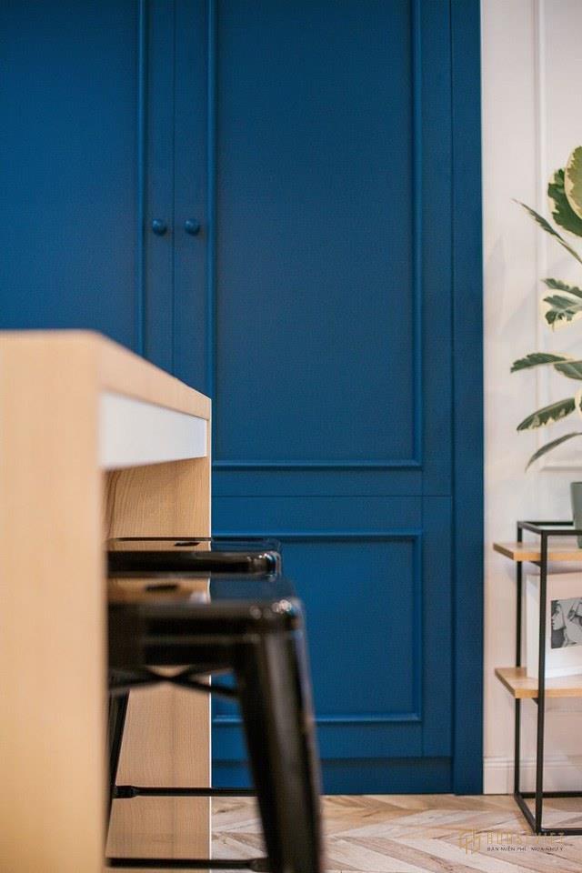 Mọi vật dụng nội thất trong thiết kế căn hộ studio 30m2 mang đến vẻ cuốn hút kỳ lạ