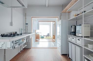 Ngôi nhà rộng 64m2 không có tủ của Nhật Bản mang đến cho gia chủ một không gian sống gọn gàng, sạch sẽ mà không hề chật chội.