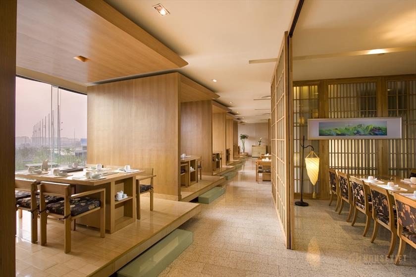 Nội thất chính của nhà hàng bằng gỗ