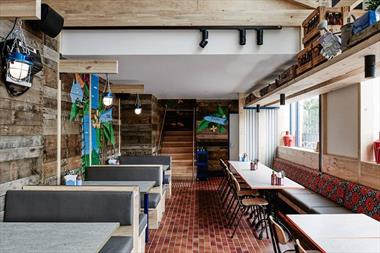 Đẹp đến ngỡ ngàng với thiết kế quán cafe phong cách mộc mạc