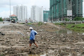 Bất động tăng 'khủng' về số lượng và vốn: Bán đất, bán nhà có 'dễ ăn' như nhiều người tưởng?