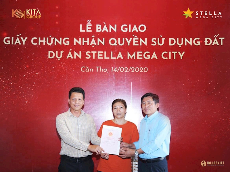 KITA Group bàn giao Giấy chứng nhận QSDĐ cho khách hàng Stella Mega City