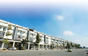 Nhà đầu tư "săn" nhà phố, Shophouse thương mại
