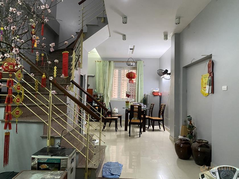 P/Lô ngõ ô tô dừng đỗ Bùi Xương Trạch DT: 38m2x4, MT 4m, Giá 4.1 tỷ.
