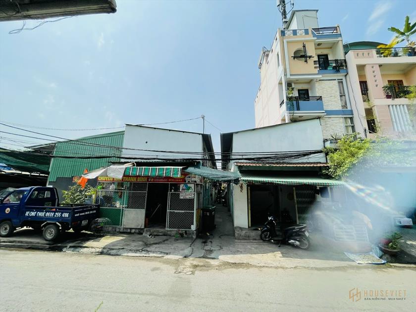 Dãy nhà trọ cấp 4 dt 13.68x40m khu kiều đàm phường tân hưng Q7= 100tr/