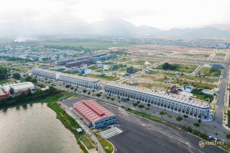 Shophouse đã có sổ Lakeside Liên Chiểu, Đà Nẵng. Nối liền 3 KĐT lớn giá 4,2 tỷ view hồ sinh thái