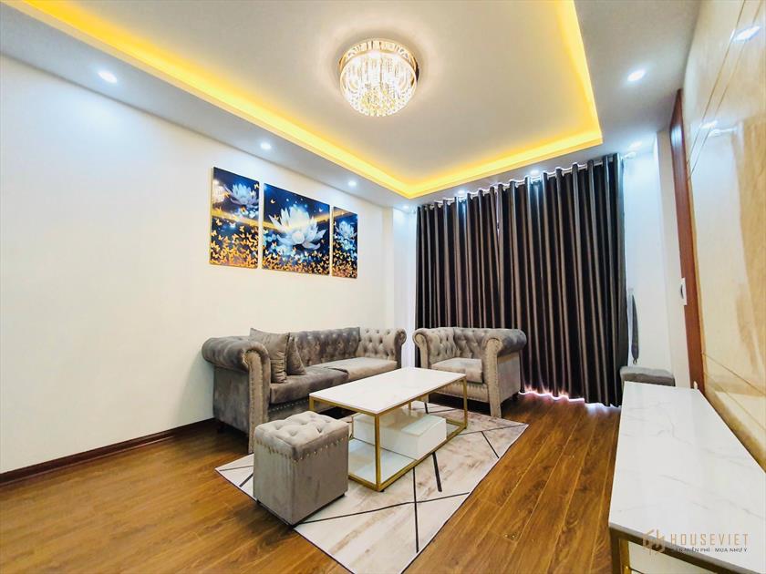Bán Ngay Nhà Nguyễn Văn Cừ, Long Biên 5T; 42m2; giá 5,65 tỷ (ô tô vào)