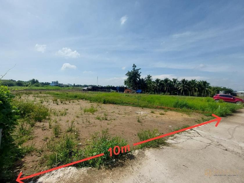 (Chủ giảm 200TR) Bán gấp nền thổ 300m2 gần chợ Gò Đen, cách TP HCM 3KM