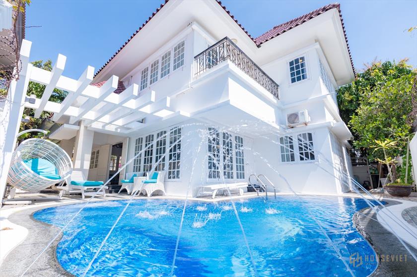 Biệt thự Thảo Điền, Diện tích: 12m x 40m, Sân vườn, Hồ Bơi, Giá chỉ 13