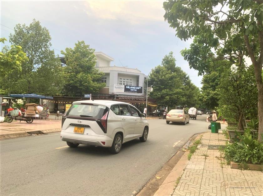Cho thuê nhà vị trí đẹp ngay đường D4, khách hàng đông đúc cả ngày