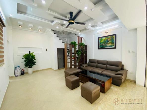 BÁN LÔ GÓC 2 THOÁNG, Giải Phóng, Hoàng Mai 51m2, MT 4.2m, giá 2,2 tỷ