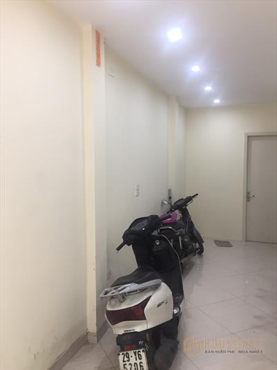 Cần cho thuê gấp mặt băng T1 33m2. Giá chỉ 8 tr/th. Kinh doanh online,