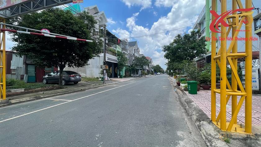 Bán 2 lô đất Long Bình Tân khu dân cư Phú Thịnh cổng 11 chỉ 7.2 tỷ.
