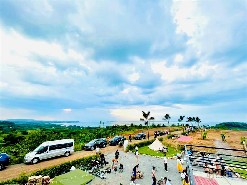 BÁN 1365 m2 đất HỒ TRỊ AN đẹp nhất ở ĐỒNG NAI- Gần ngay KDL Cắm trại