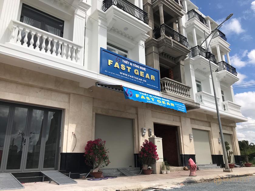 Bán nhà liền kề mặt tiền chợ lớn nhất Tx. Bình Minh, Vĩnh Long