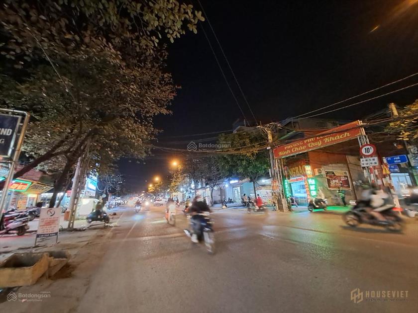 Mặt phố Xốm Hà Đông là mặt Quốc lộ 21 kinh doanh sầm uất 80m2