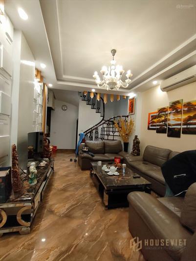 Bán nhà đẹp, thang máy phường Văn Quán, Hà Đông, S = 56m2, 5 tầng