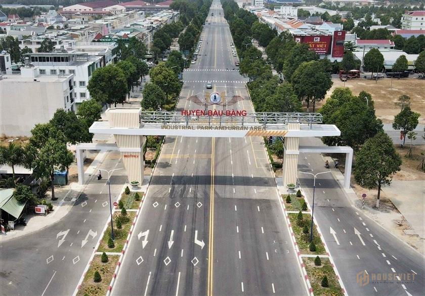Bán nhà Phố ở Bình Dương gần KCN bàu bàng,dt 100m2. tt300tr nhận nhà.